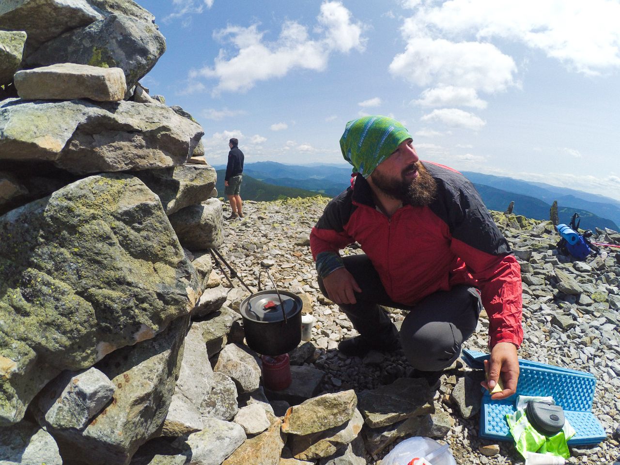 &quot;Без адекватного спорядження я б не вижив&quot;. Колишній викладач Мирослав Мельничук пізнає світ в походах і популяризує гори